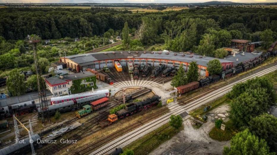 Wagony Sypialne W Muzeum Kolejnictwa Hotel Jaworzyna Slaska Bagian luar foto