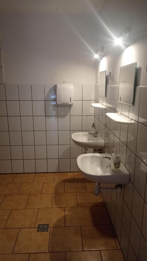Wagony Sypialne W Muzeum Kolejnictwa Hotel Jaworzyna Slaska Bagian luar foto
